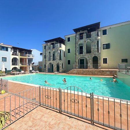 Appartamento Con Piscina Valledoria  Exterior foto
