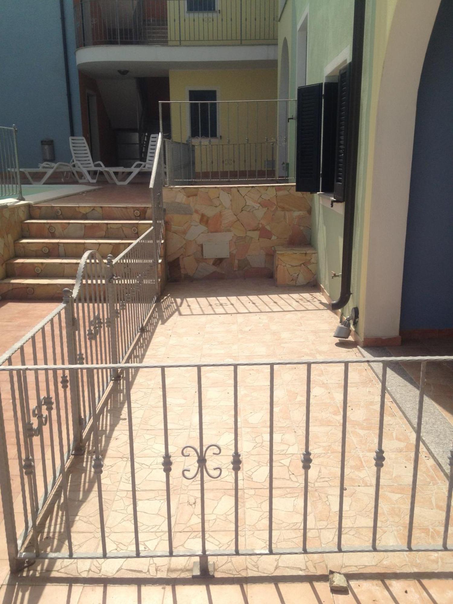 Appartamento Con Piscina Valledoria  Exterior foto