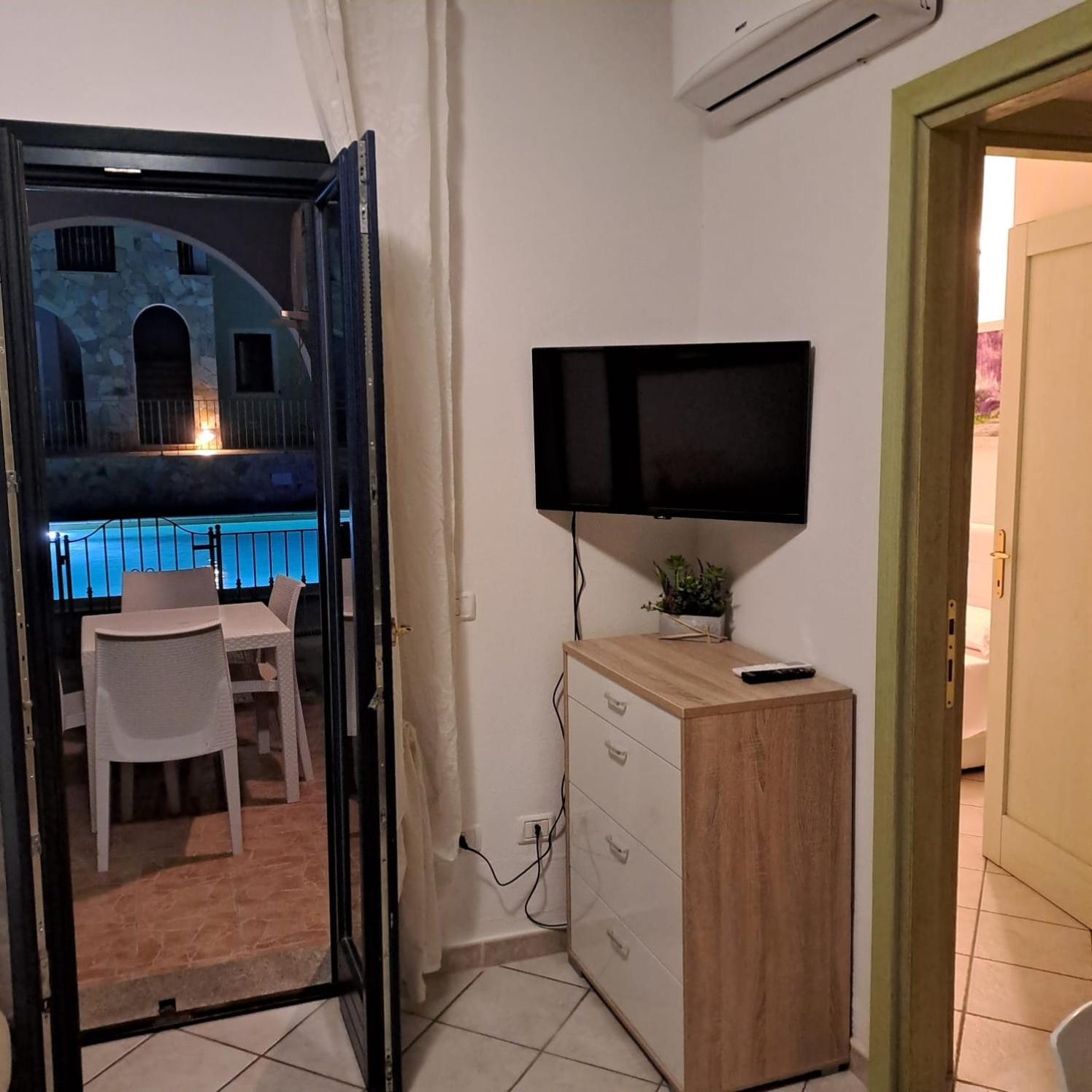 Appartamento Con Piscina Valledoria  Exterior foto