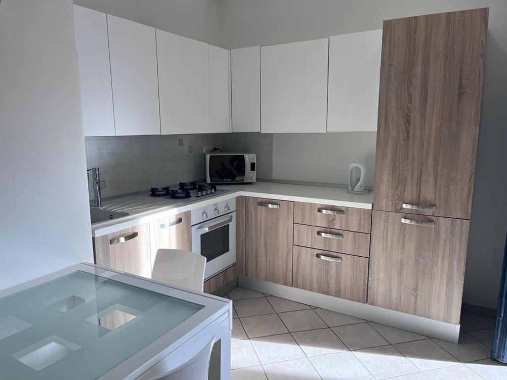Appartamento Con Piscina Valledoria  Exterior foto