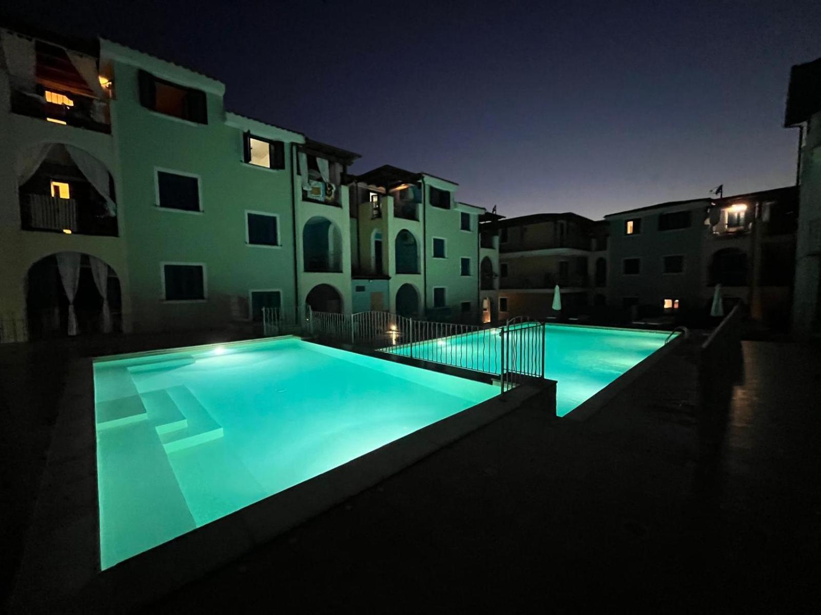 Appartamento Con Piscina Valledoria  Exterior foto