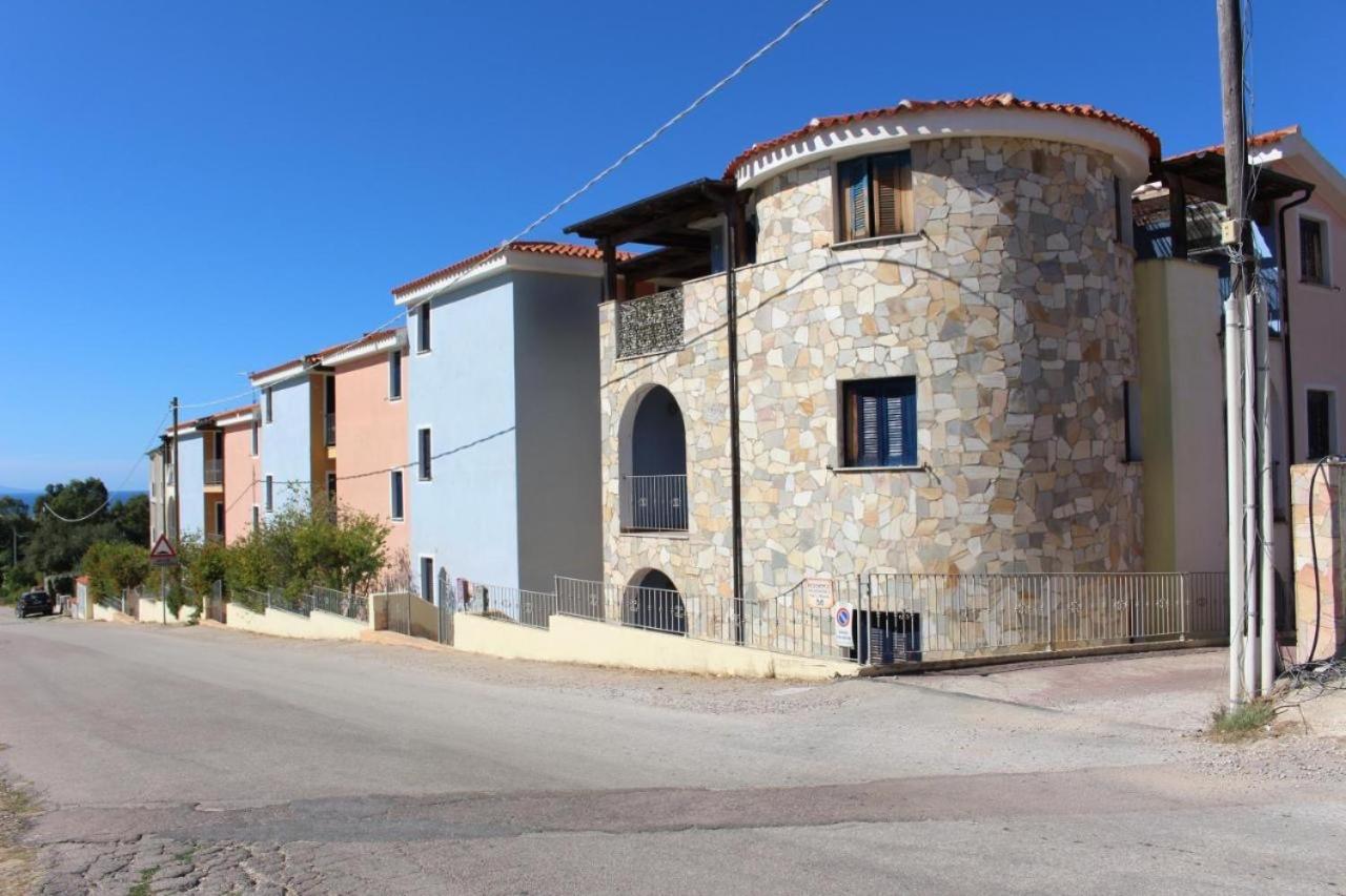 Appartamento Con Piscina Valledoria  Exterior foto
